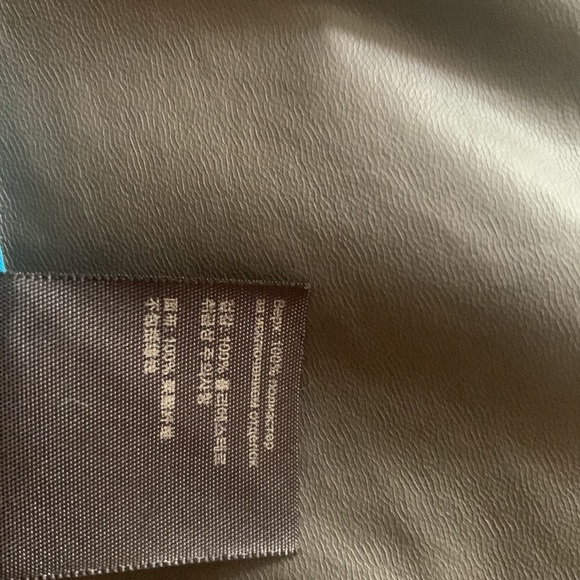 Marmot rain jacket size small - Picture 11 of 16